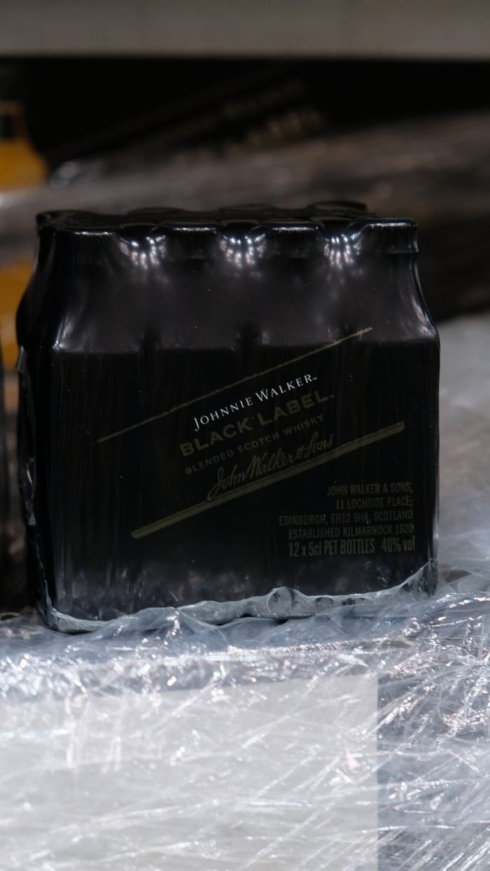 Pack de 12 botellas PET de 5 cl de Johnnie Walker Black Label
